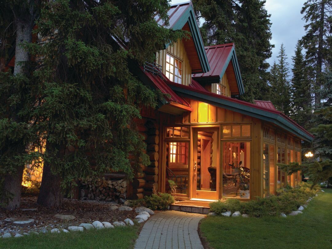 Pipestone Cabin at twilight