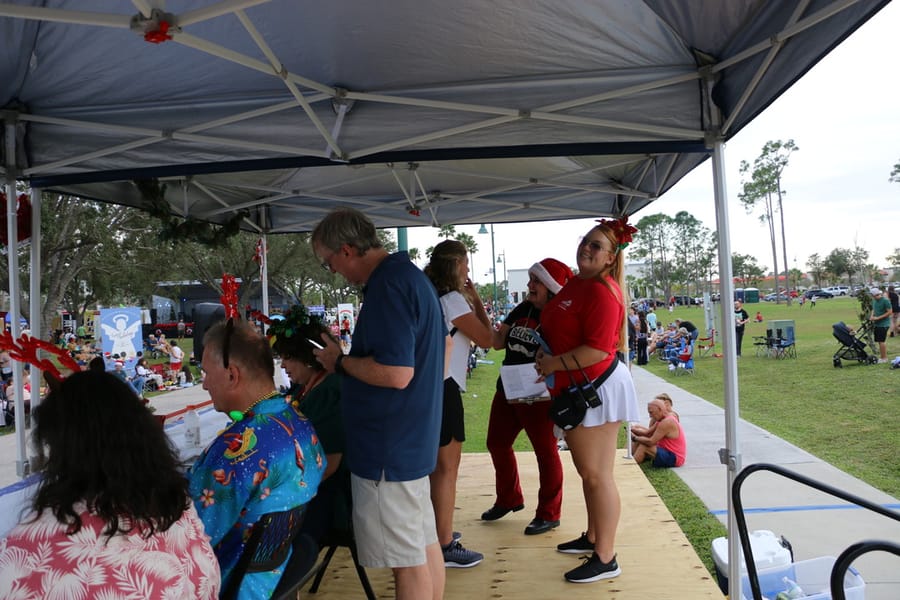 Poinsettia_parade_festival_20231202 (75)