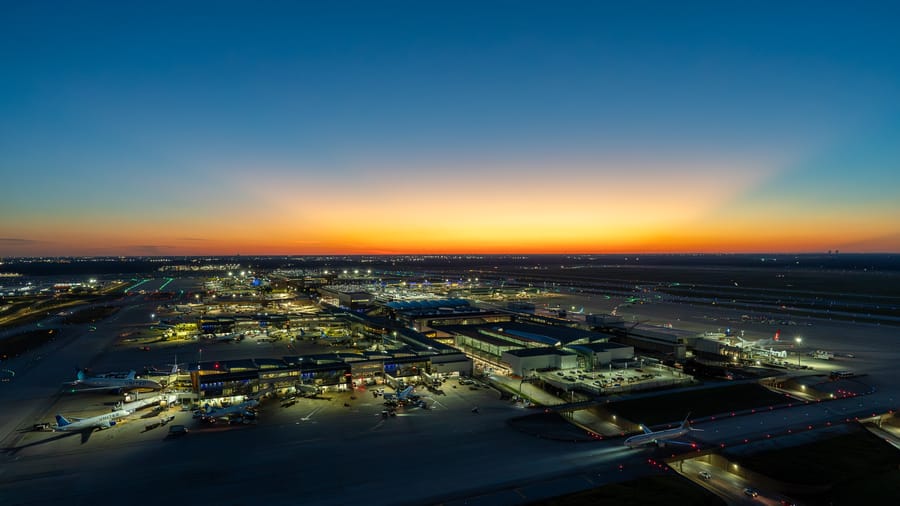 George_Bush_Intercontinental_Airport_Overview_1