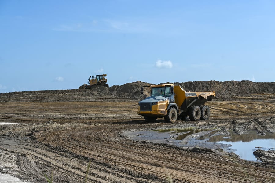20240707_LandFillDigging_003_SD
