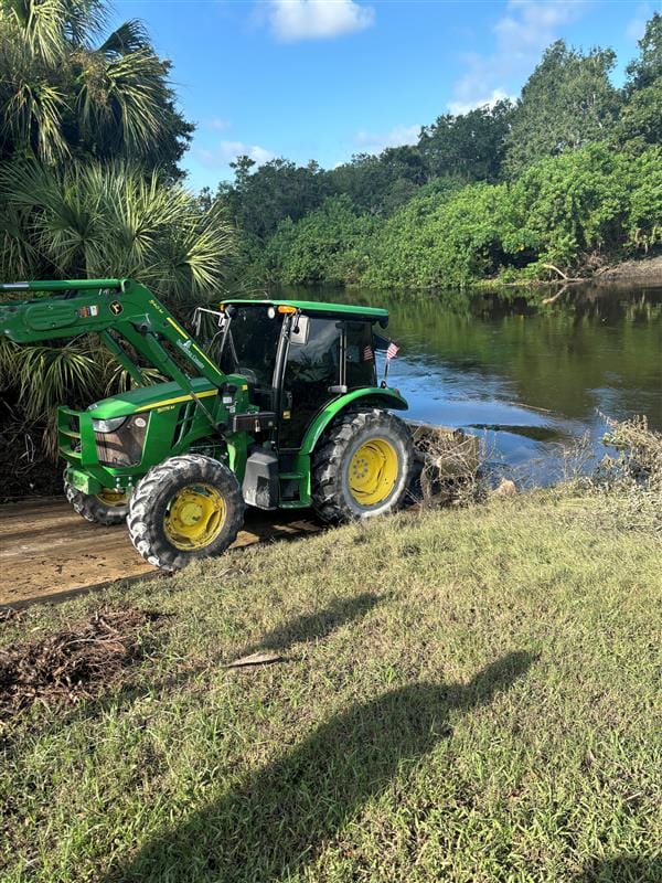 PRNRStaffCleaningOffPinecraftParkBoatRampforFWC_1