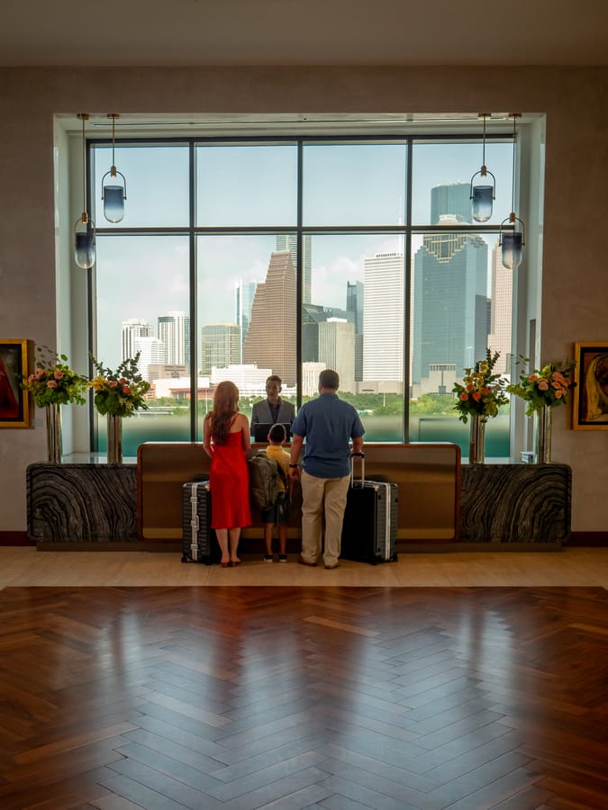 Thompson_Hotel_Front_Desk_3