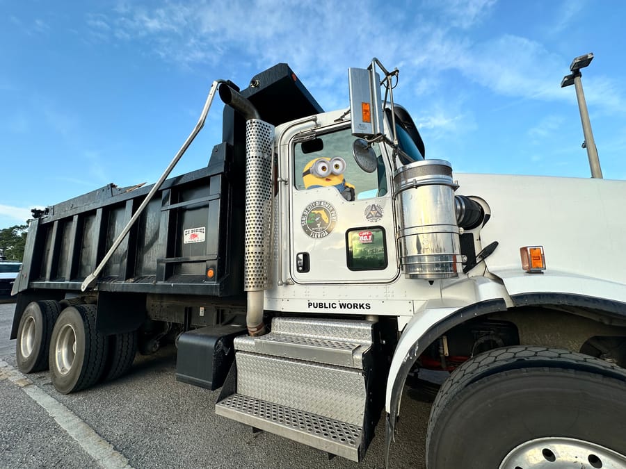 truck.minion