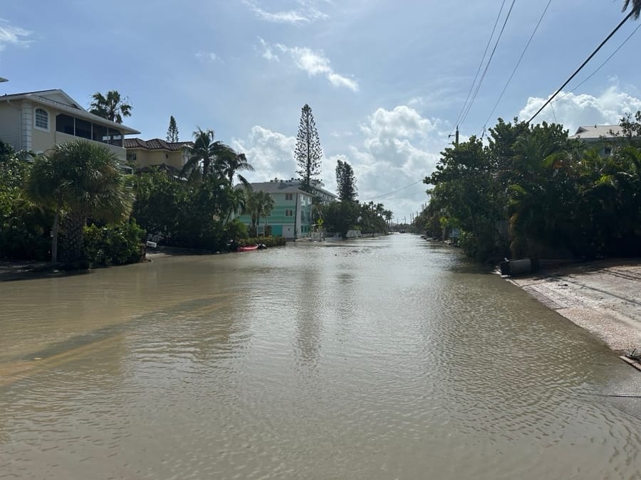 Beach road/Siesta Beach - Hurricane Helene