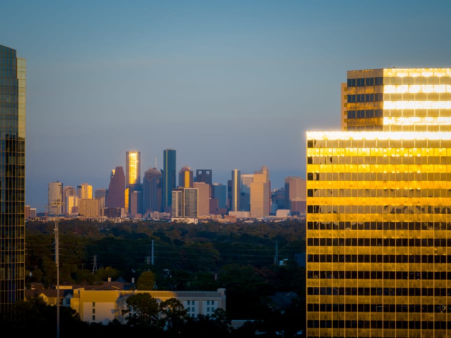 Downtown_Skyline_from_Galleria_2