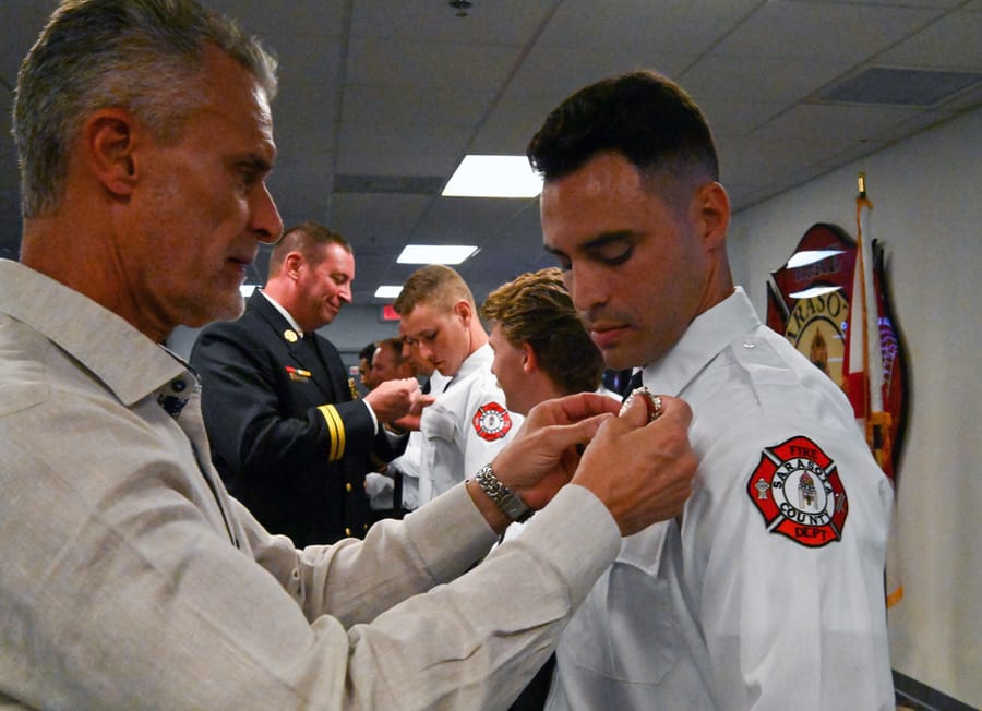 20241101_SCFD824BadgePinning_024_SD_PRINT