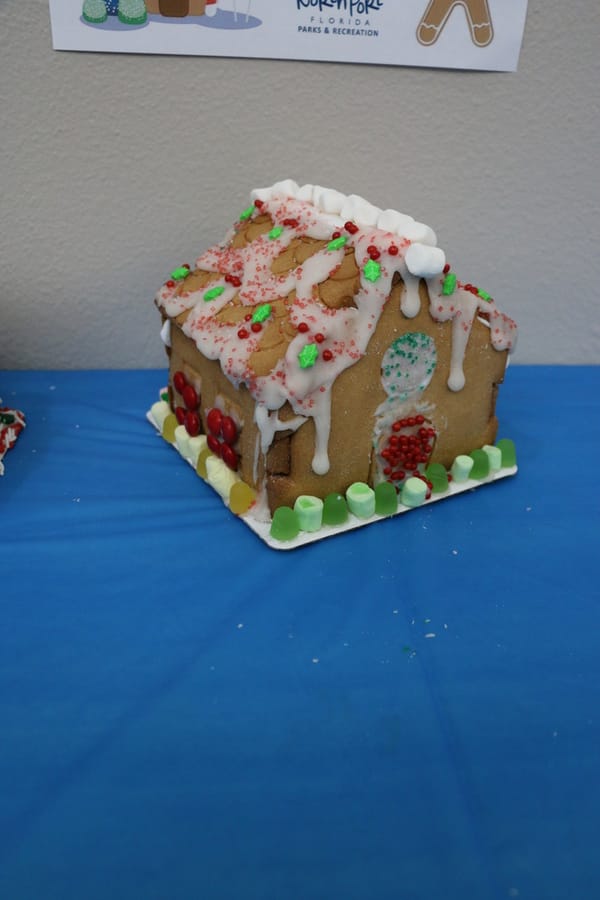 Gingerbread_House_Workshop_2024111_ (87)