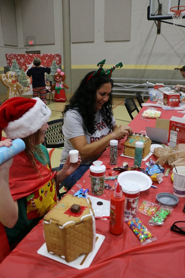 Gingerbread_House_Workshop_2024111_ (42)