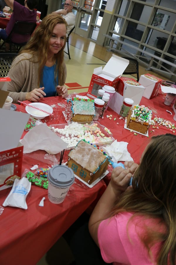 Gingerbread_House_Workshop_2024111_ (8)