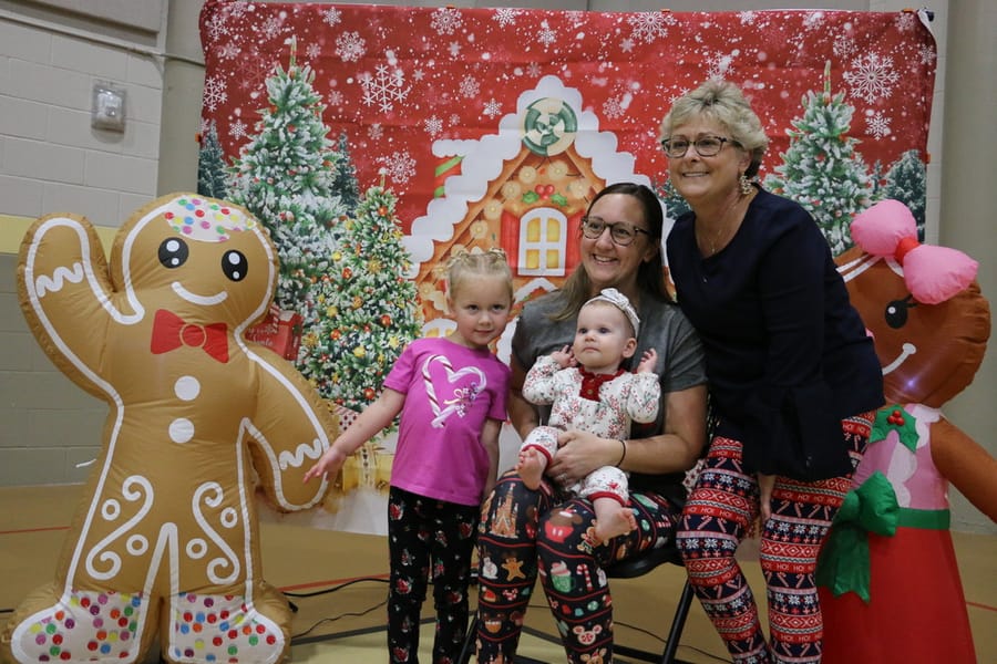 Gingerbread_House_Workshop_2024111_ (47)