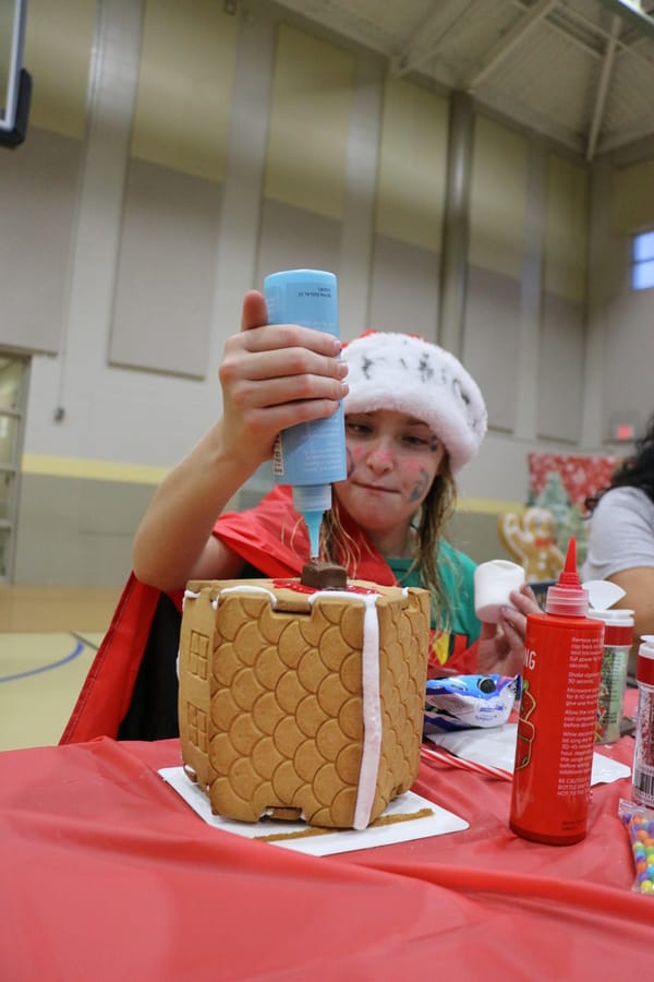 Gingerbread_House_Workshop_2024111_ (40)