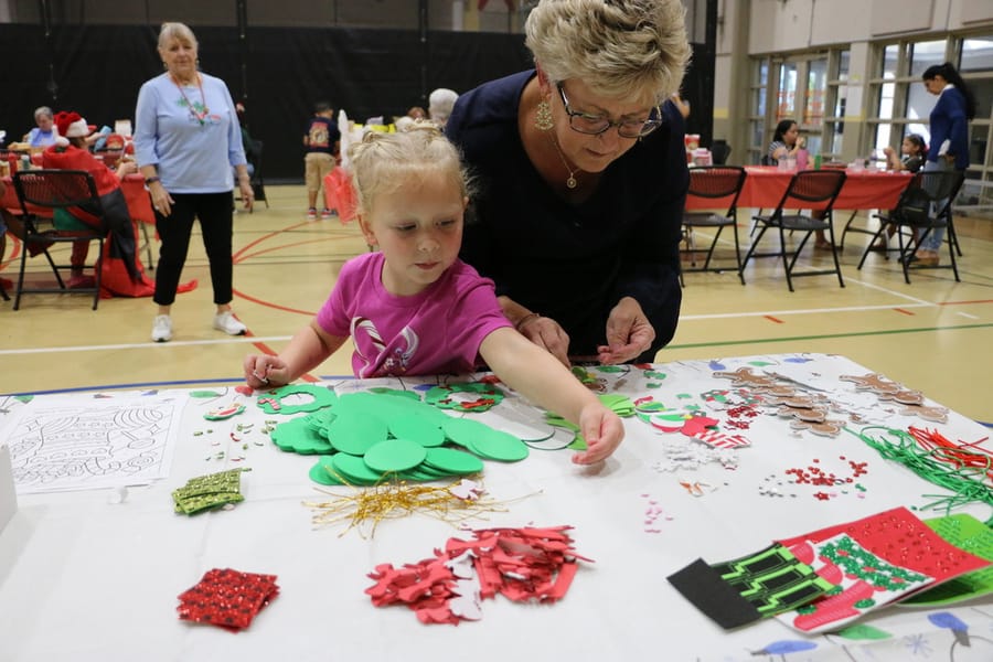 Gingerbread_House_Workshop_2024111_ (69)