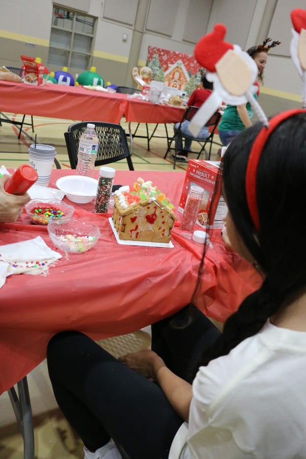 Gingerbread_House_Workshop_2024111_ (20)