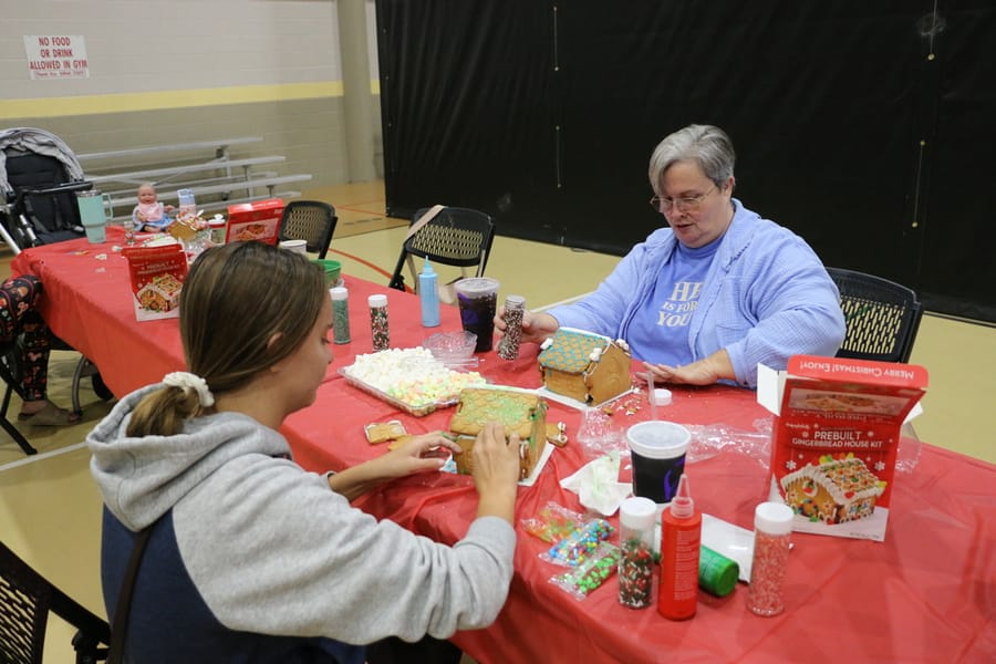 Gingerbread_House_Workshop_2024111_ (102)