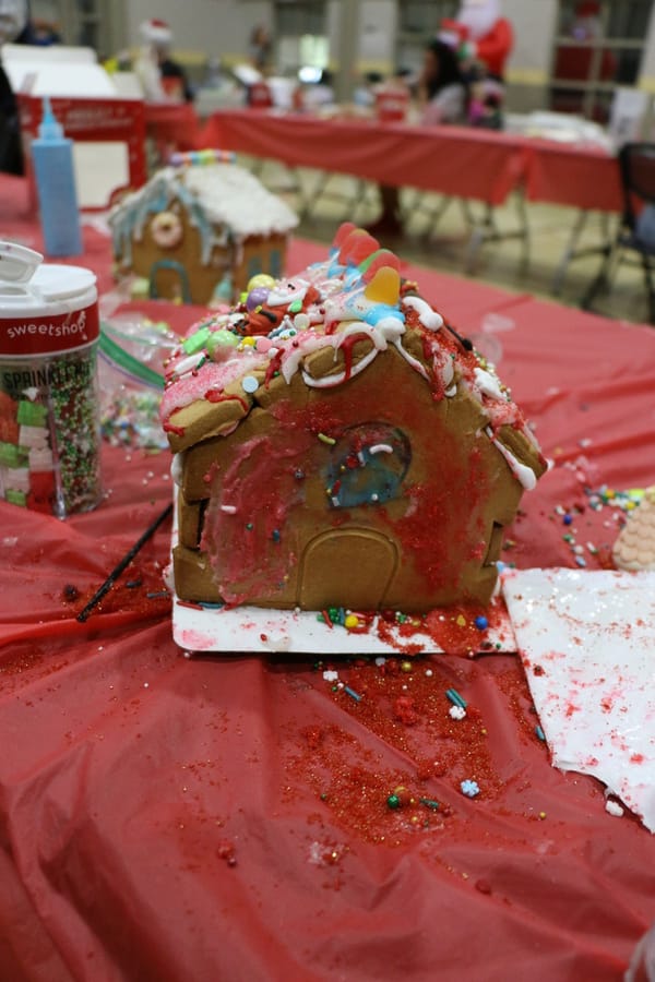 Gingerbread_House_Workshop_2024111_ (25)