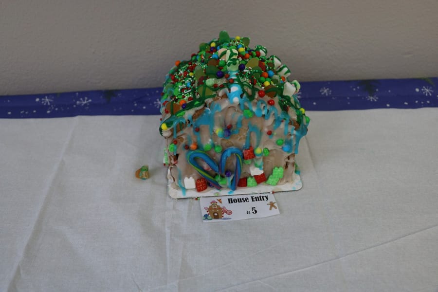 Gingerbread_House_Workshop_2024111_ (84)