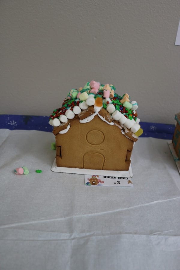 Gingerbread_House_Workshop_2024111_ (77)