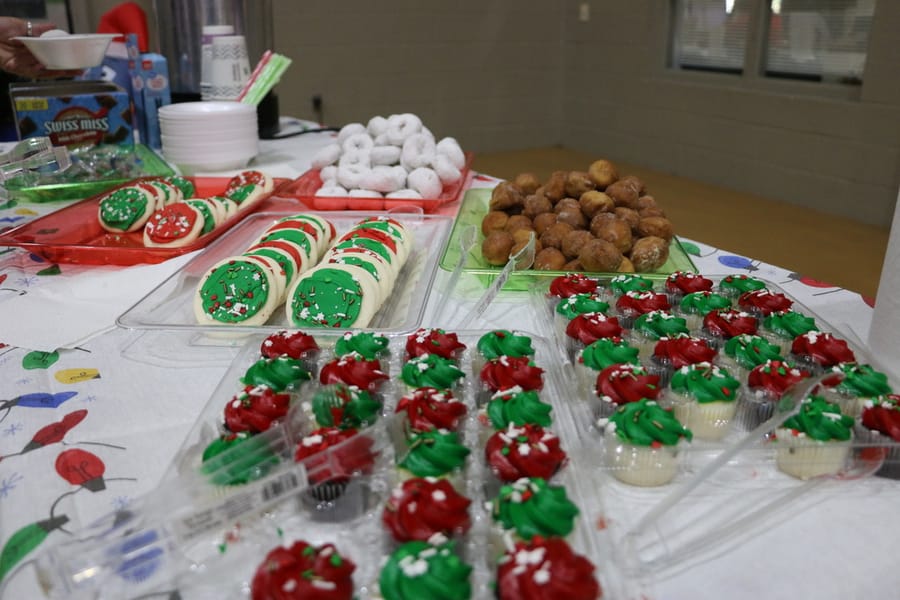 Gingerbread_House_Workshop_2024111_ (74)