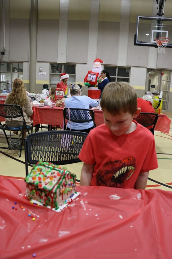 Gingerbread_House_Workshop_2024111_ (17)