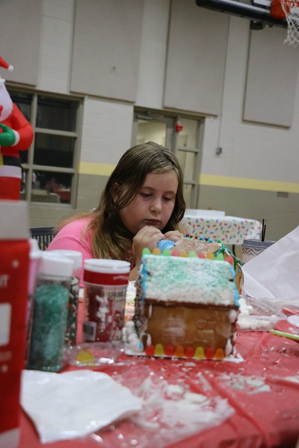 Gingerbread_House_Workshop_2024111_ (10)