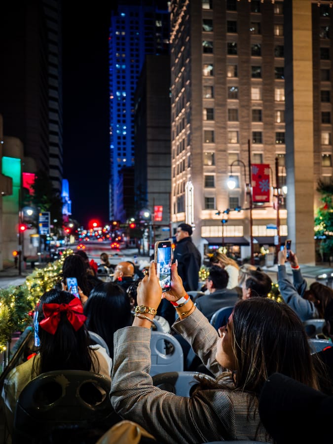 Holiday_Bus-Theater_Distrist_3