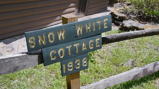 Snow White's Cottage at Cracker Creek (16)