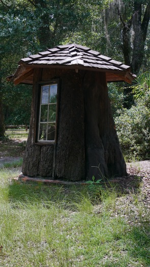 Snow White's Cottage at Cracker Creek (16)