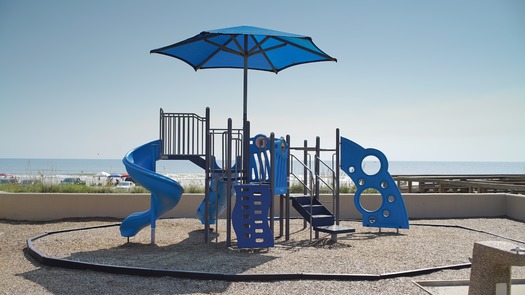 Playground at Esther St. Beachfront Park (16)