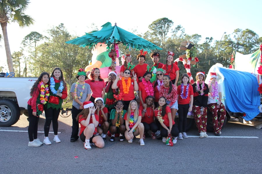 Poinsettia_Parade_120724 (18)