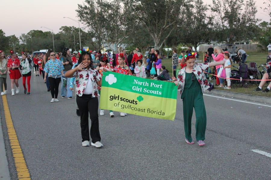 Poinsettia_Parade_120724 (154)