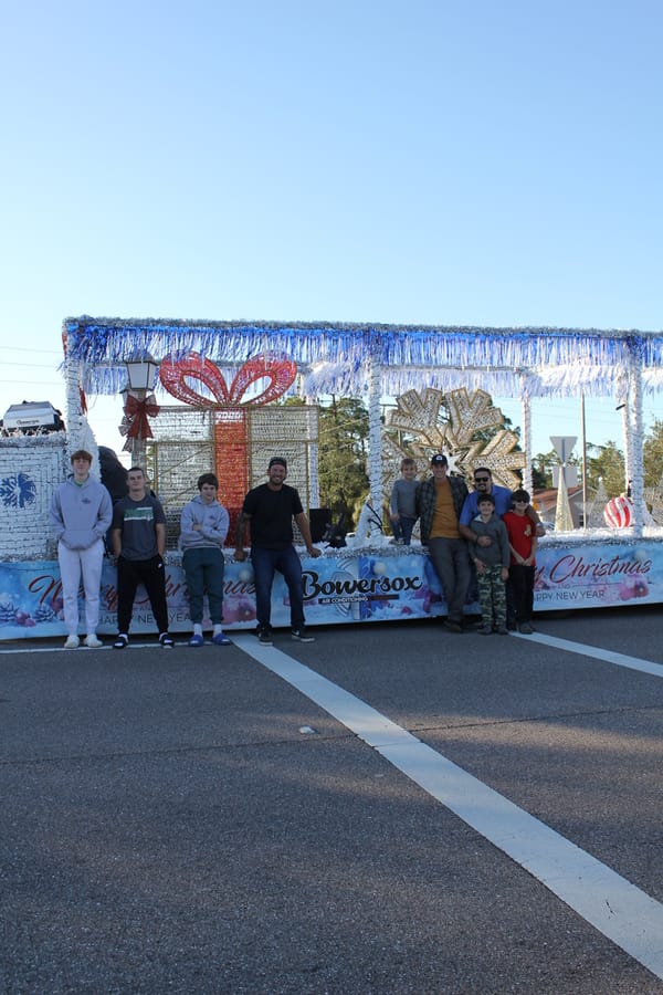 Poinsettia_Parade_120724 (6)