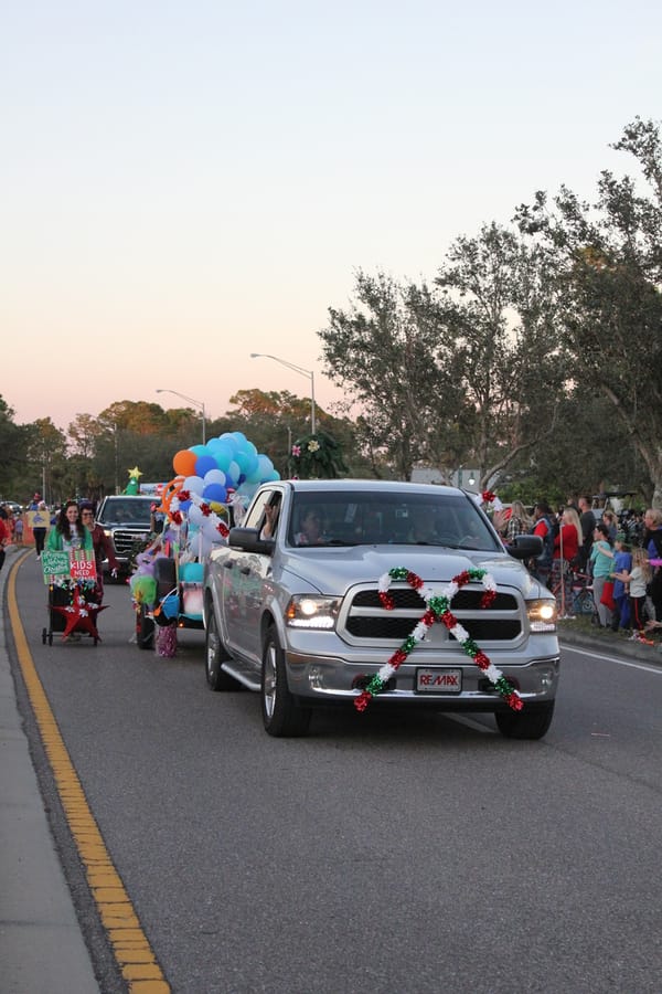 Poinsettia_Parade_120724 (133)