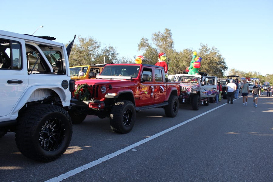 Poinsettia_Parade_120724 (7)