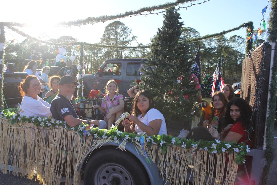 Poinsettia_Parade_120724 (9)