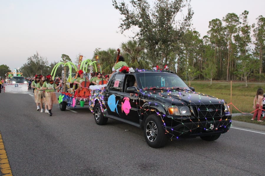 Poinsettia_Parade_120724 (164)