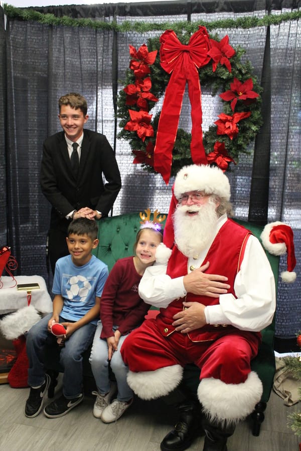 Poinsettia_Festival_120724 (31)
