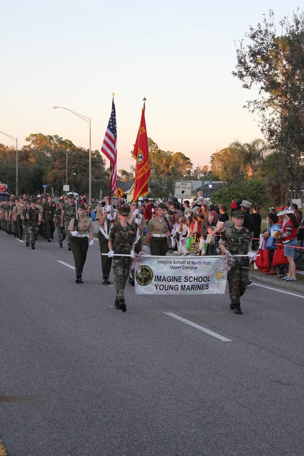 Poinsettia_Parade_120724 (115)