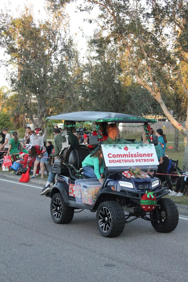 Poinsettia_Parade_120724 (89)