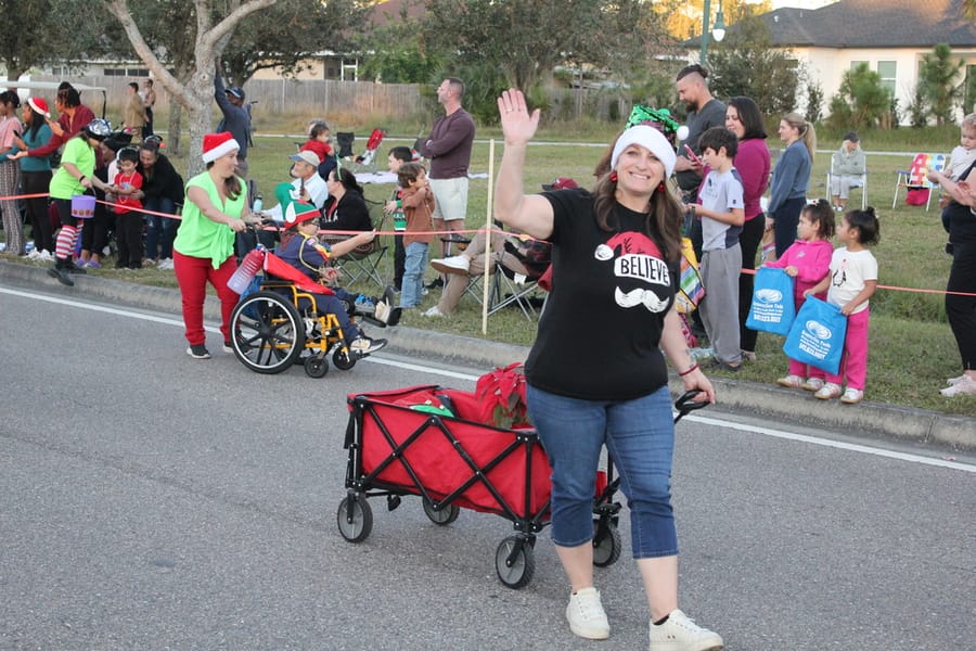 Poinsettia_Parade_120724 (111)