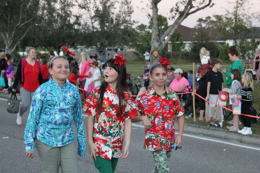 Poinsettia_Parade_120724 (156)