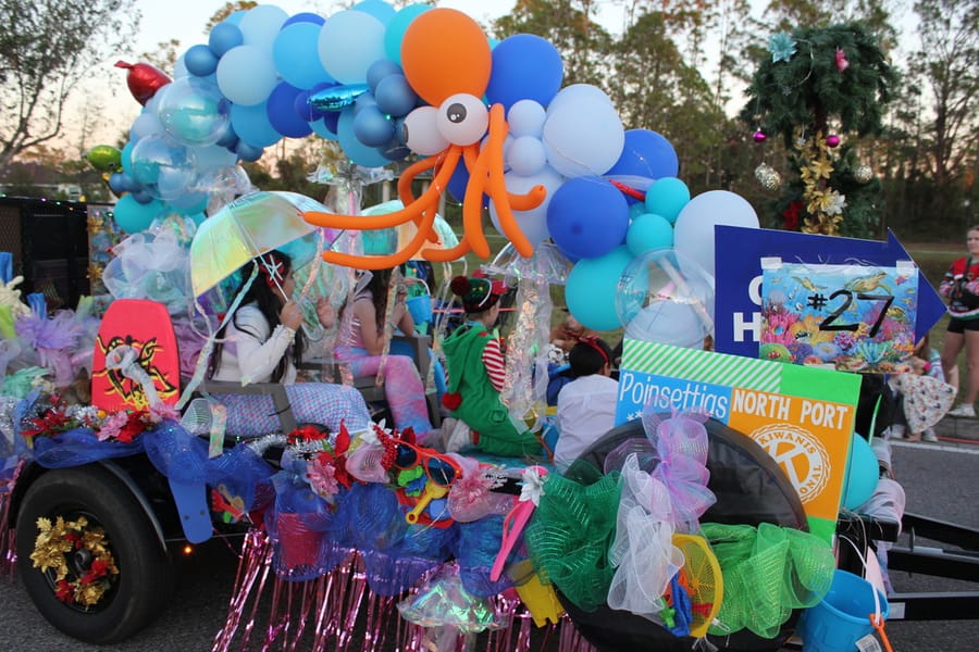 Poinsettia_Parade_120724 (136)