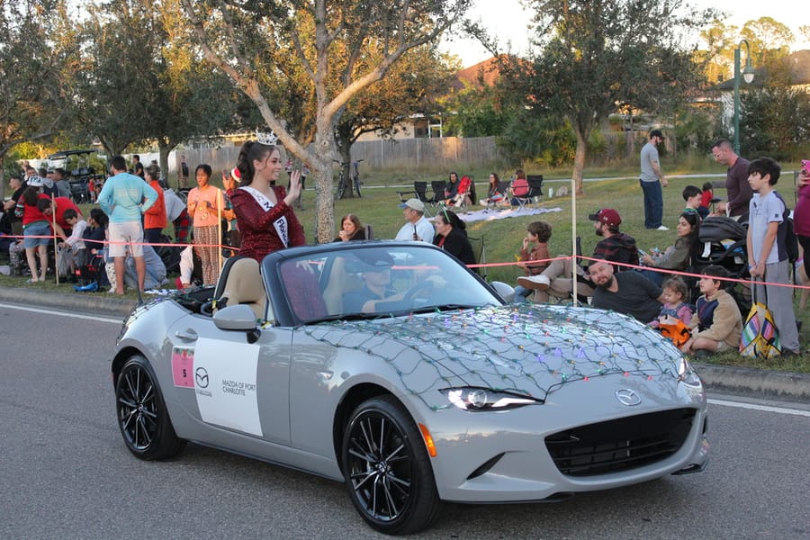 Poinsettia_Parade_120724 (78)