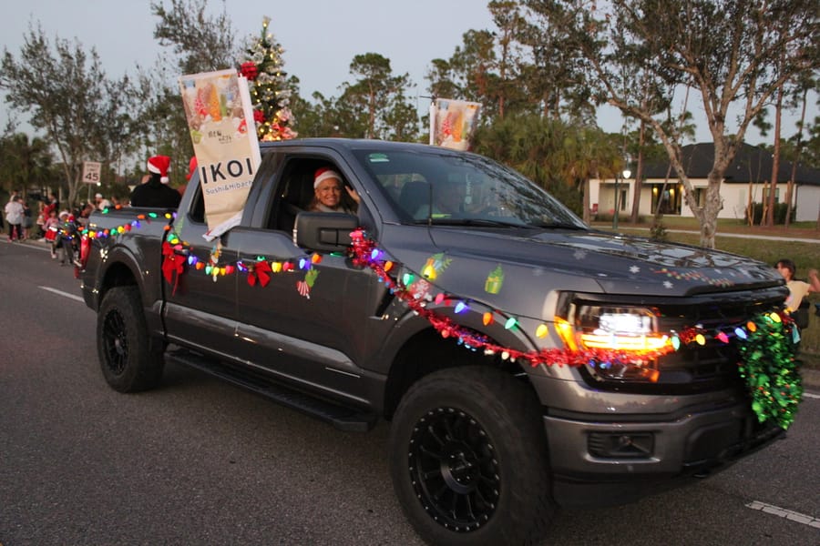Poinsettia_Parade_120724 (173)