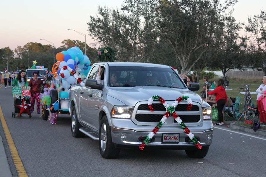 Poinsettia_Parade_120724 (134)
