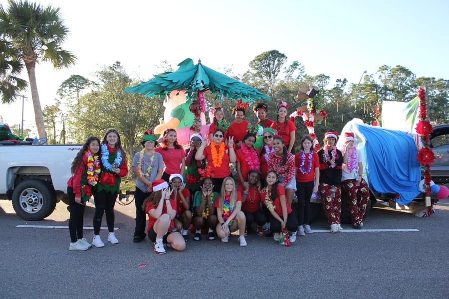 Poinsettia_Parade_120724 (19)