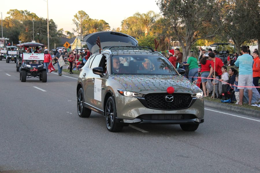 Poinsettia_Parade_120724 (80)