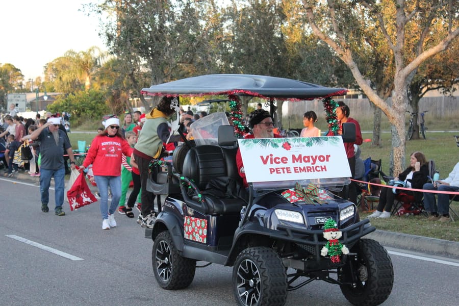 Poinsettia_Parade_120724 (83)