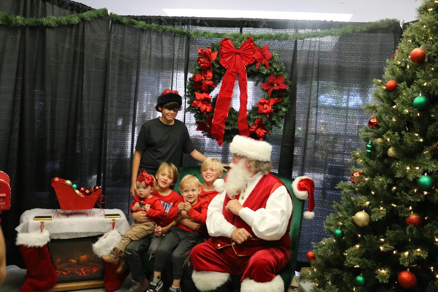 Poinsettia_Santa_120724 (1)