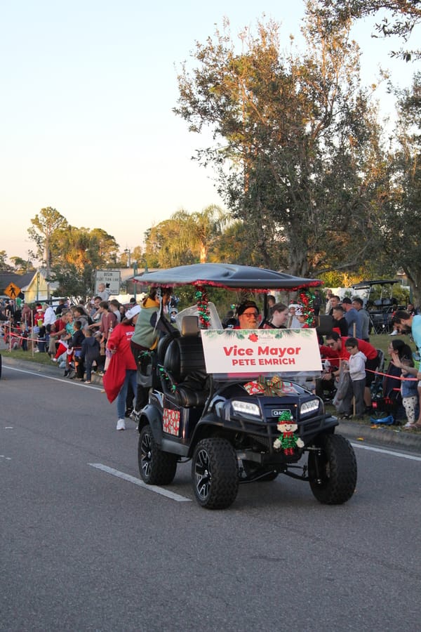 Poinsettia_Parade_120724 (82)