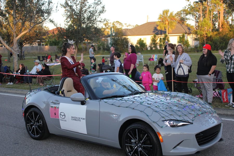 Poinsettia_Parade_120724 (79)